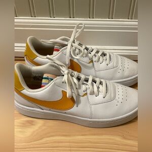 Nike Court Blanc Womens Size 8 White Gold Athletic Shoes Sneakers Casual CI0808